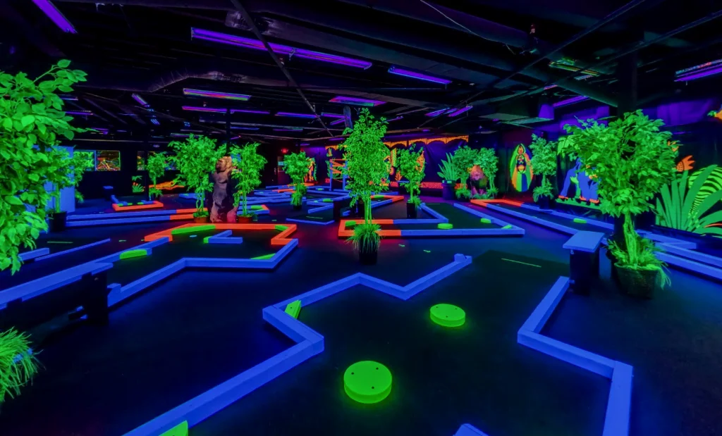 Glow Putt, Scottsdale - <a href="https://glowputtaz.com/">Photo Source</a>