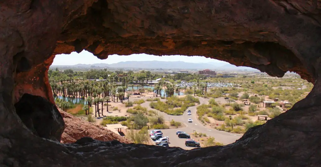 Hole in the Rock - <a href="https://www.theoutbound.com/arizona/hiking/hike-to-the-hole-in-the-rock-at-papago-park">Photo Source</a>