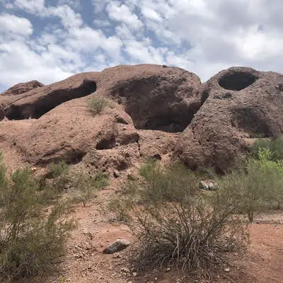 On the way - <a href="https://www.theoutbound.com/arizona/hiking/hike-to-the-hole-in-the-rock-at-papago-park/photos">Photo Source</a>